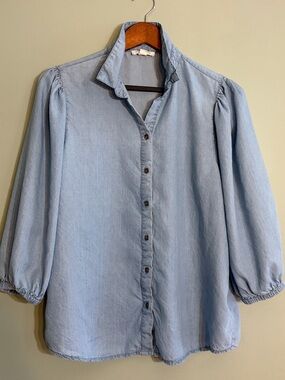 beachlunchlounge Size Large Light Blue Collared Puff Sleeve Button Down Blouse